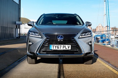 Lexus xác nhận sẽ làm SUV tính năng vận hành cao