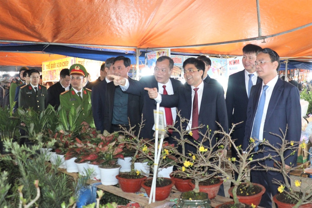 Khai hội chợ Viềng xuân ở Ninh Bình - 2 Khai hội chợ Viềng xuân ở Ninh Bình - 2