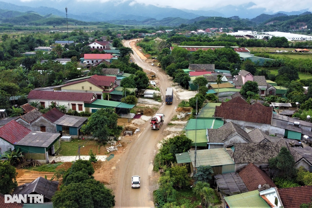 Vụ dân tố khuất tất đền bù dự án nghìn tỷ: Có thiếu sót, yêu cầu kiểm điểm - 1 Vụ dân tố khuất tất đền bù dự án nghìn tỷ: Có thiếu sót, yêu cầu kiểm điểm - 1