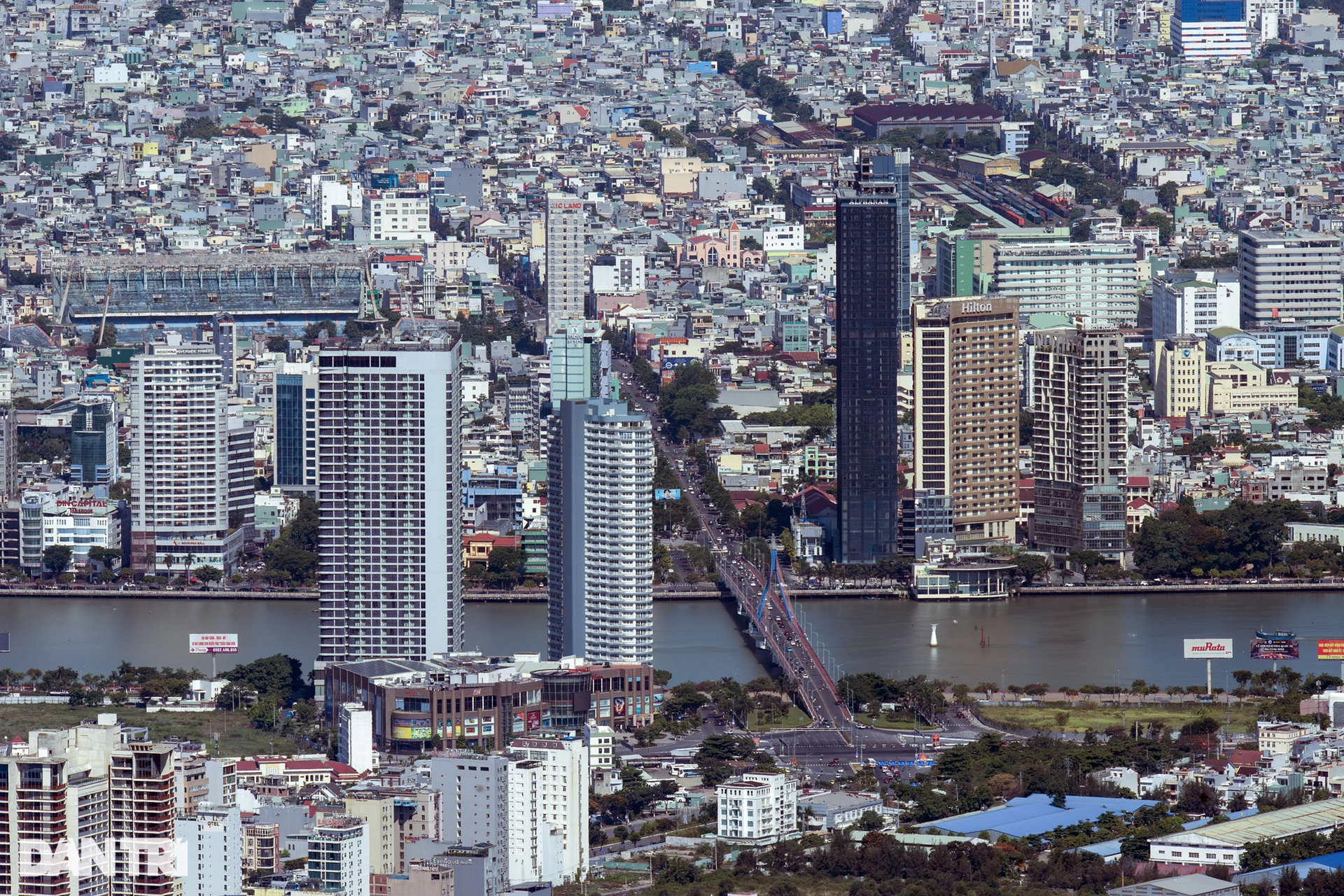 Bay trực thăng ra biển Đông 16km ngắm toàn cảnh TP Đà Nẵng - 13 Bay trực thăng ra biển Đông 16km ngắm toàn cảnh TP Đà Nẵng - 13