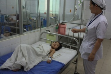 Bé 5 tuổi viêm vùng kín kéo dài vì… “kẹt” bông gòn