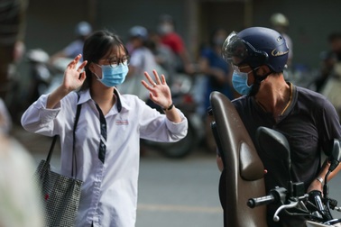 Đề xuất địa phương tự xét tốt nghiệp THPT: Ủng hộ đột phá nhưng cẩn trọng