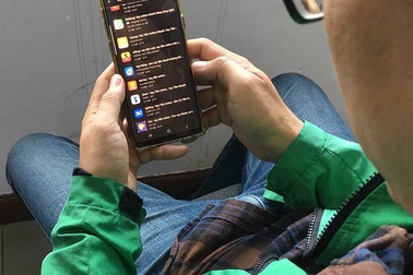 Vay 5 triệu đồng trả 100 triệu đồng chưa hết, bạn gái cũng bị lôi ra tung lên mạng