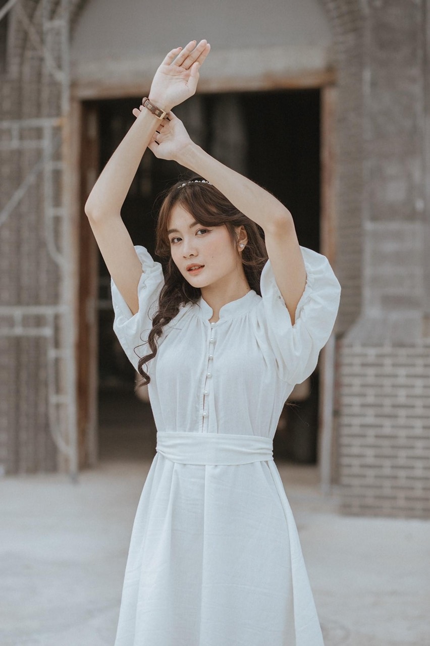 Nữ sinh ĐH Văn Lang sở hữu nét đẹp dịu dàng, thanh khiết say đắm lòng người - 1 Nữ sinh ĐH Văn Lang sở hữu nét đẹp dịu dàng, thanh khiết say đắm lòng người - 1