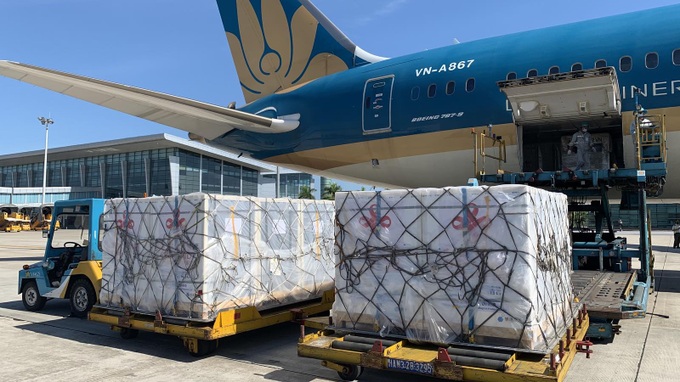 500.000 liều vắc xin Covid-19 đã được Vietnam Airlines vận chuyển an toàn từ Bắc Kinh về Hà Nội, trên chuyến bay số hiệu VN1.