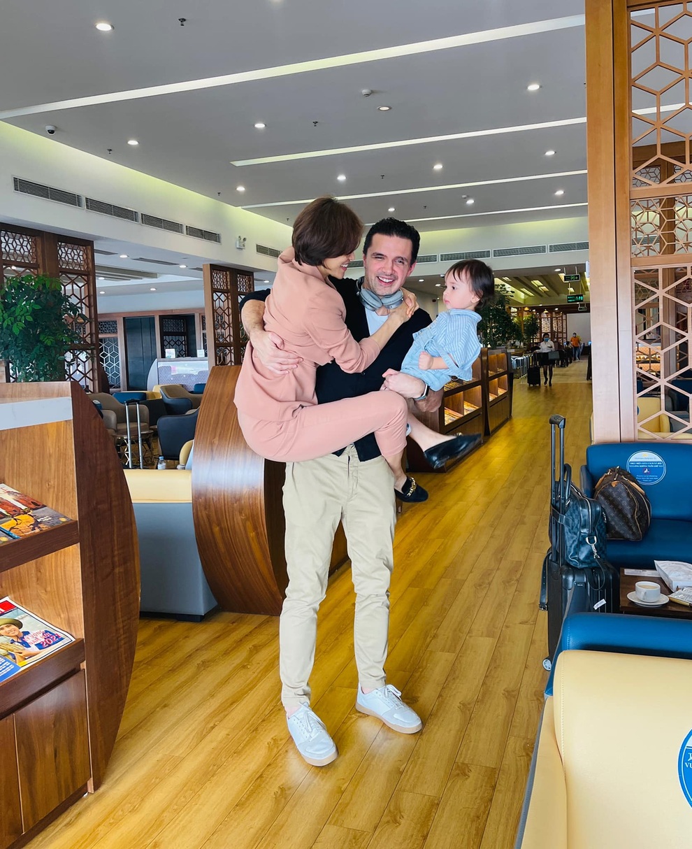 MC Phương Mai: Bố mẹ tôi sốc khi con rể Tây rửa bát còn tôi nằm xem tivi - 6 MC Phương Mai: Bố mẹ tôi sốc khi con rể Tây rửa bát còn tôi nằm xem tivi - 6