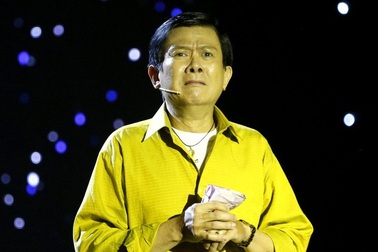 Nghệ sĩ Bảo Trí lần đầu chia sẻ về việc bị mẹ kế bỏ đói, bắt nhúng tay vào nước sôi