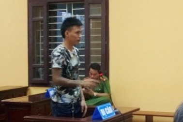 Mâu thuẫn khi xúc cát, dùng xẻng đập vào đầu đồng nghiệp