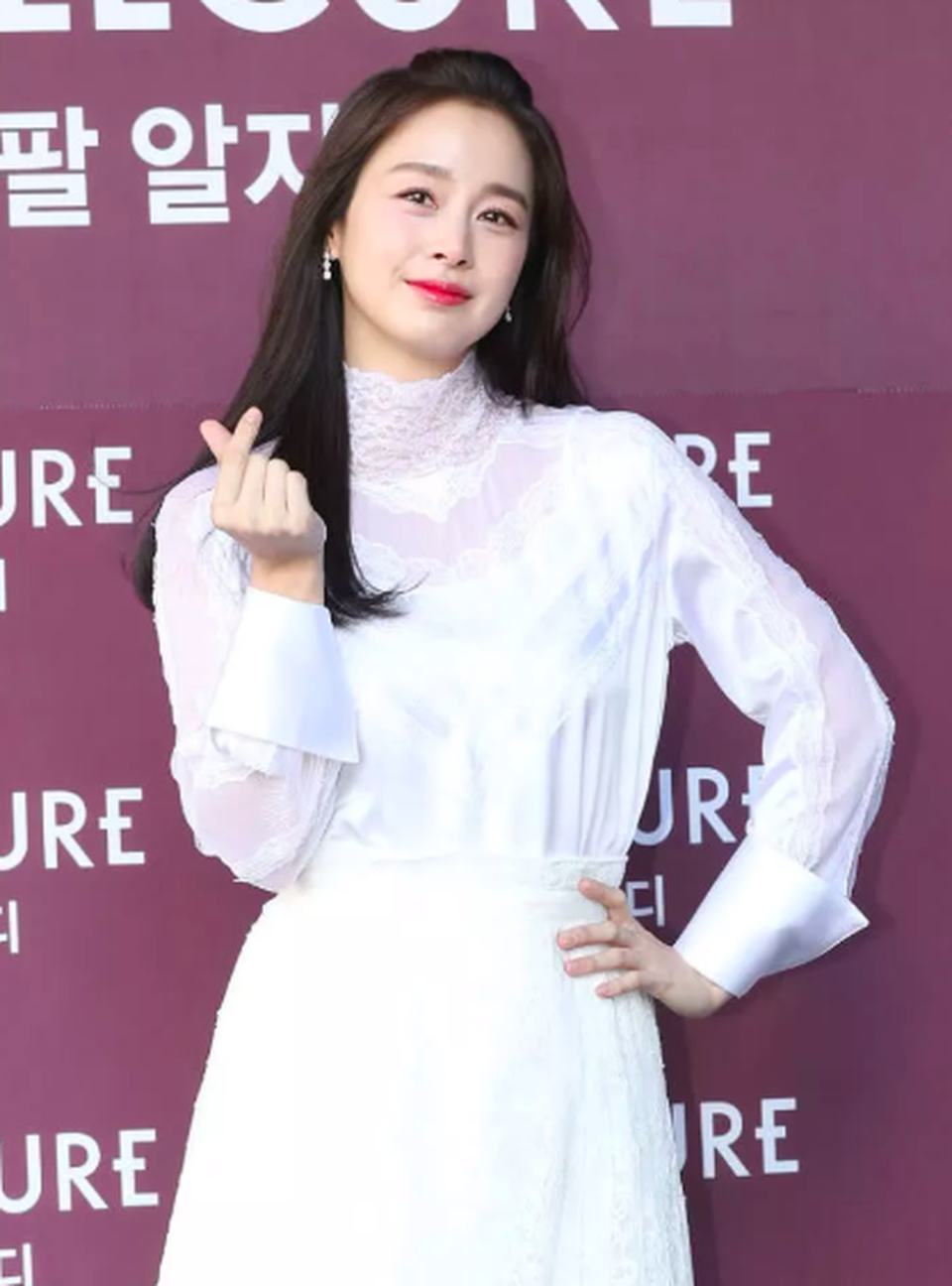 Lộ nếp nhăn đuôi mắt, Kim Tae Hee vẫn được khen xinh đẹp “không góc chết” - 10 Lộ nếp nhăn đuôi mắt, Kim Tae Hee vẫn được khen xinh đẹp “không góc chết” - 10