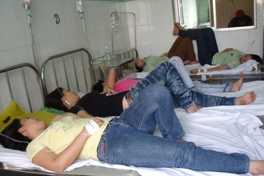 Sau bữa cơm trưa 80 công nhân nhập viện