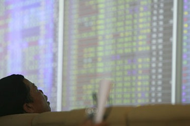 Thị trường hồi phục đáng kể vào cuối phiên