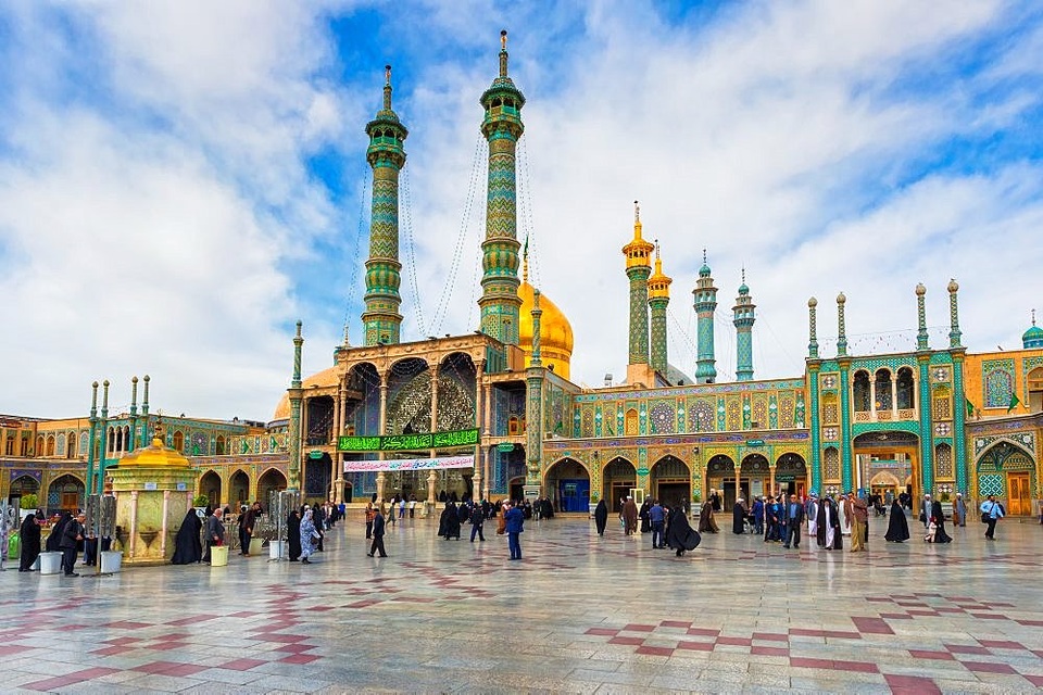 Các tín đồ hò hét phản đối lệnh đóng cửa ngôi đền linh thiêng vì Covid-19 - 4 Các tín đồ hò hét phản đối lệnh đóng cửa ngôi đền linh thiêng vì Covid-19 - 4