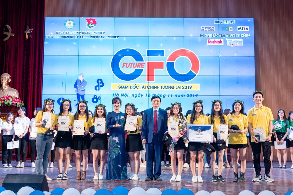 Đưa Chí Phèo, chú Cuội lên sân khấu, sinh viên trổ tài làm giám đốc tài chính tương lai - 9 Đưa Chí Phèo, chú Cuội lên sân khấu, sinh viên trổ tài làm giám đốc tài chính tương lai - 9