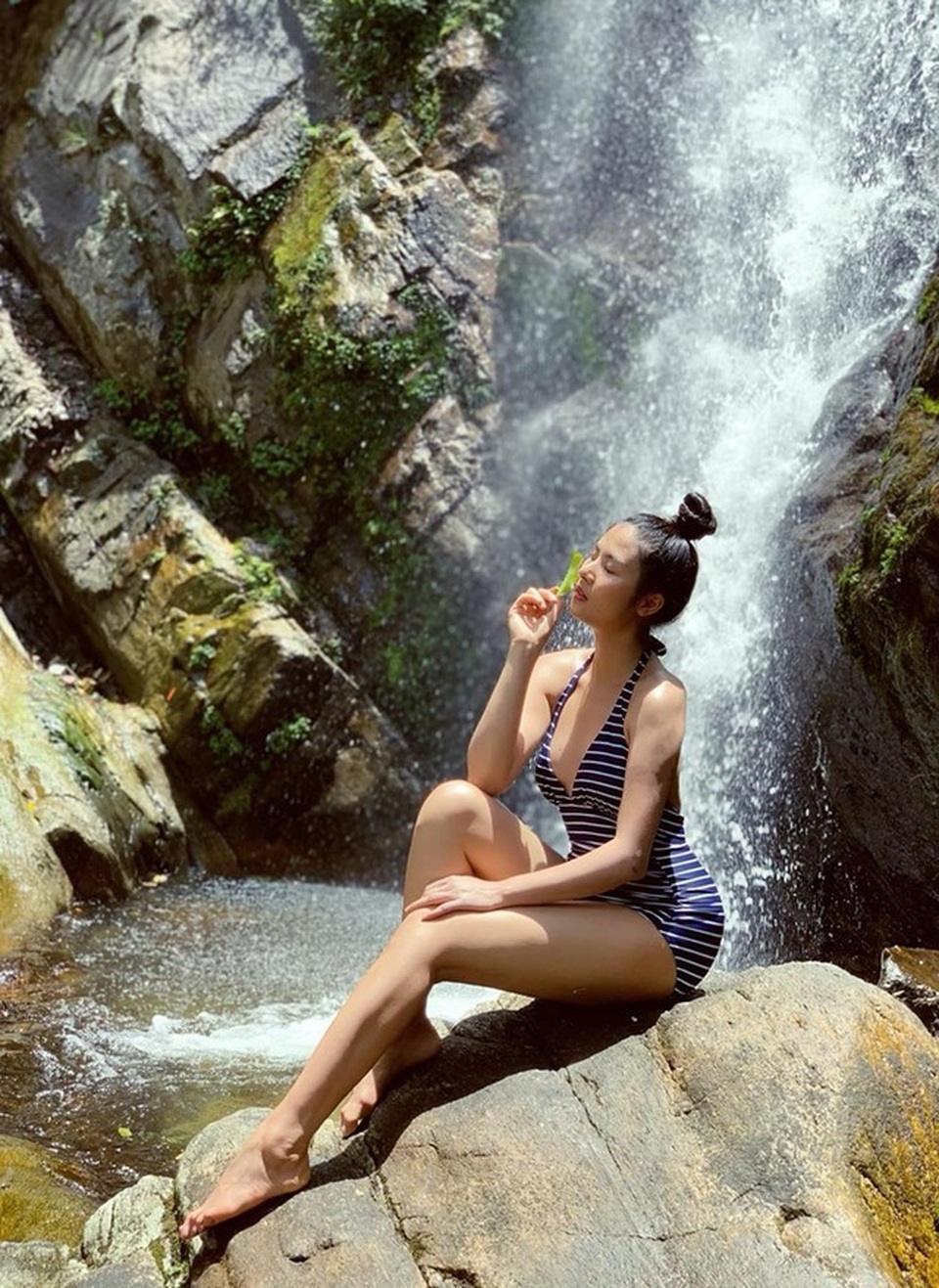Hoa hậu Mai Phương Thuý, Ngọc Hân táo bạo bất ngờ với ảnh áo tắm, bán nude - 16 Hoa hậu Mai Phương Thuý, Ngọc Hân táo bạo bất ngờ với ảnh áo tắm, bán nude - 16