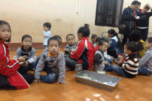 Cuộc sống mới của 10 cháu bé được giải cứu khỏi tay bọn buôn người