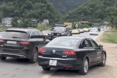 Người dân có được gắn còi hụ và đèn nháy lên xe giống cảnh sát giao thông?