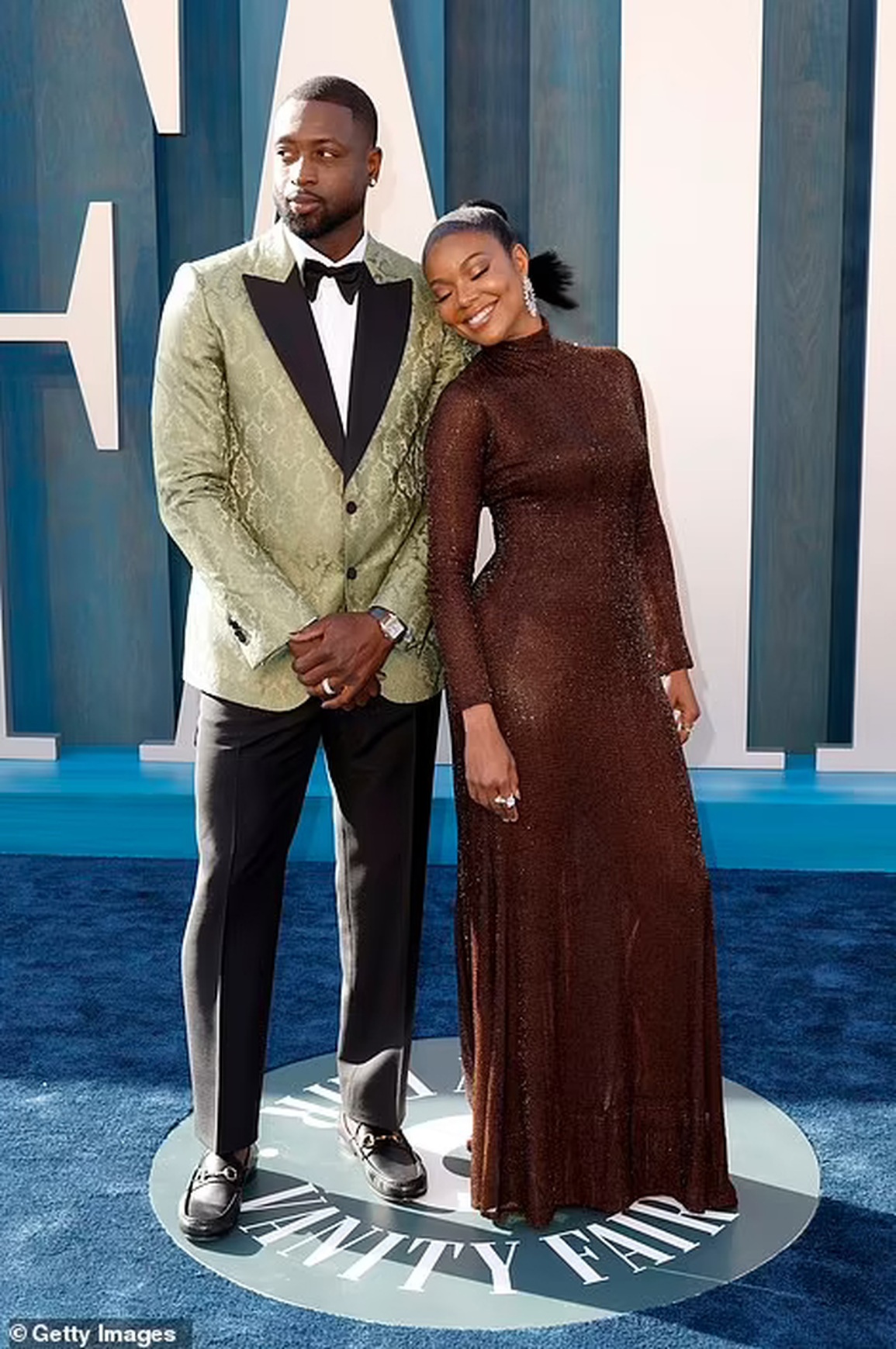 Người đẹp giành giải Oscar Ariana DeBose dự tiệc cùng bạn gái - 13 Người đẹp giành giải Oscar Ariana DeBose dự tiệc cùng bạn gái - 13