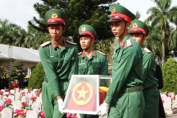Truy điệu, an táng 18 hài cốt liệt sỹ được phát hiện ở Ia Boòng