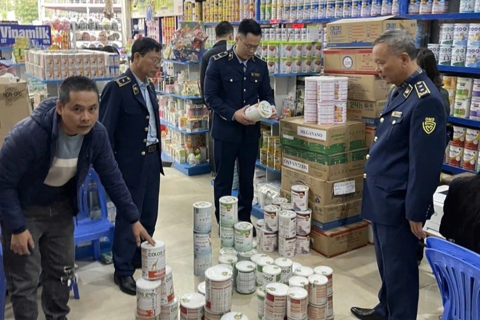 Kẽ hở nào khiến gần 600 loại sữa giả tung hoành thị trường suốt 4 năm?