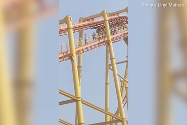 Hành khách lộn ngược đầu, treo lơ lửng ở độ cao 60 m vì sự cố mất điện