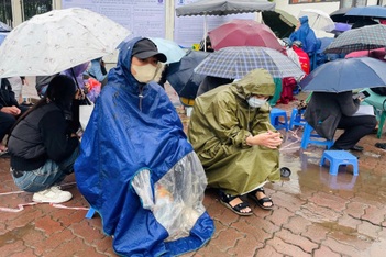 Từ hôm nay, người dân Hà Nội không còn phải xếp hàng chờ làm hồ sơ mua nhà