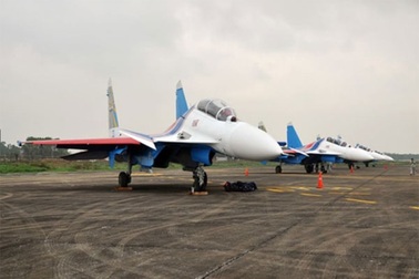 Hình ảnh phi đội Su-30SM dũng mãnh tại Nội Bài