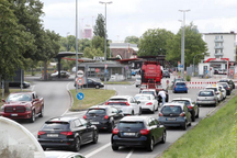 Các hãng xe chạy đua với hạn chót về cắt giảm khí thải của EU