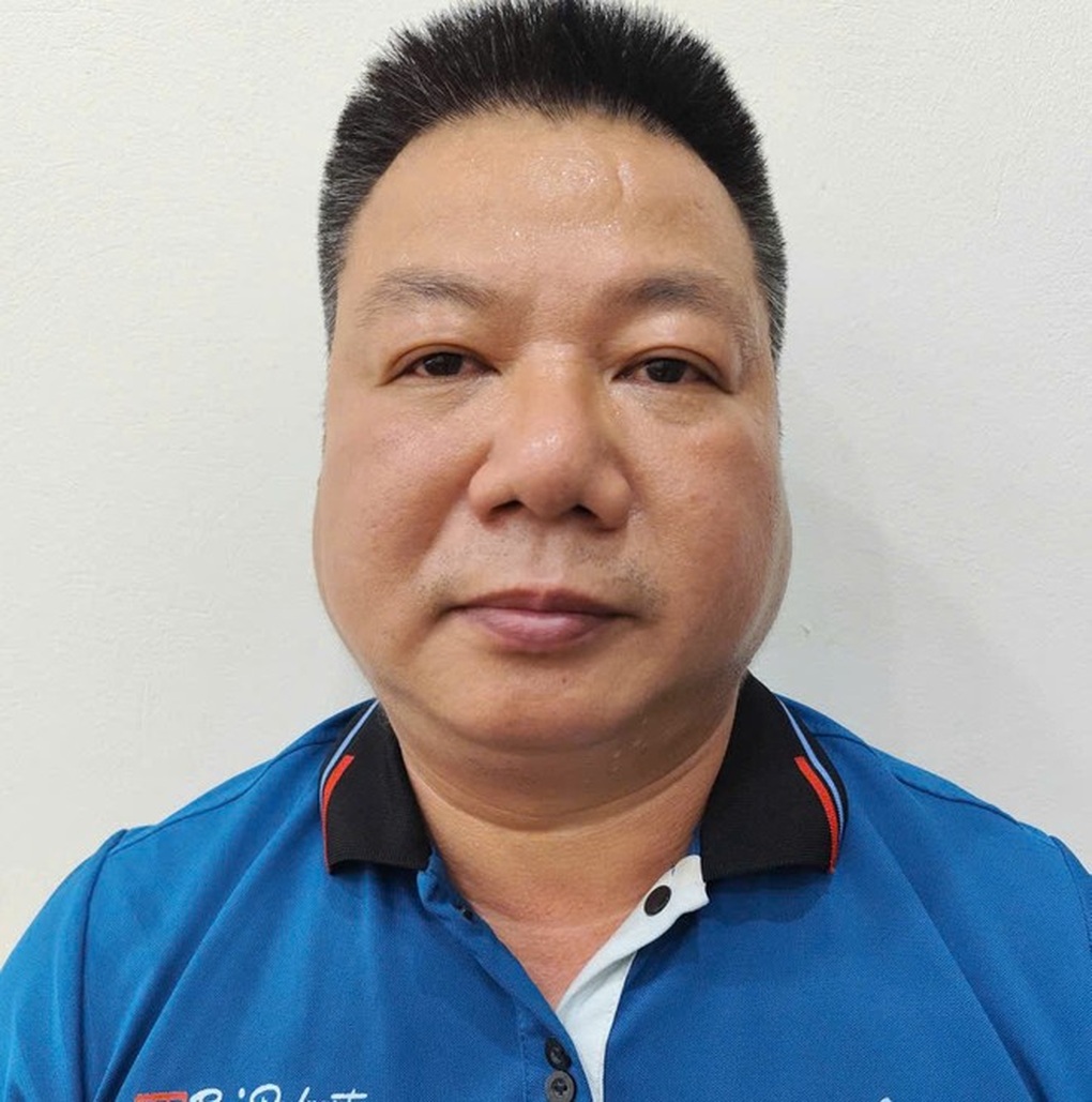 Tạm giữ tài xế rút chìa khóa xe khách khiến 40 người phơi nắng ở Vành đai 3 - 1 Tạm giữ tài xế rút chìa khóa xe khách khiến 40 người phơi nắng ở Vành đai 3 - 1