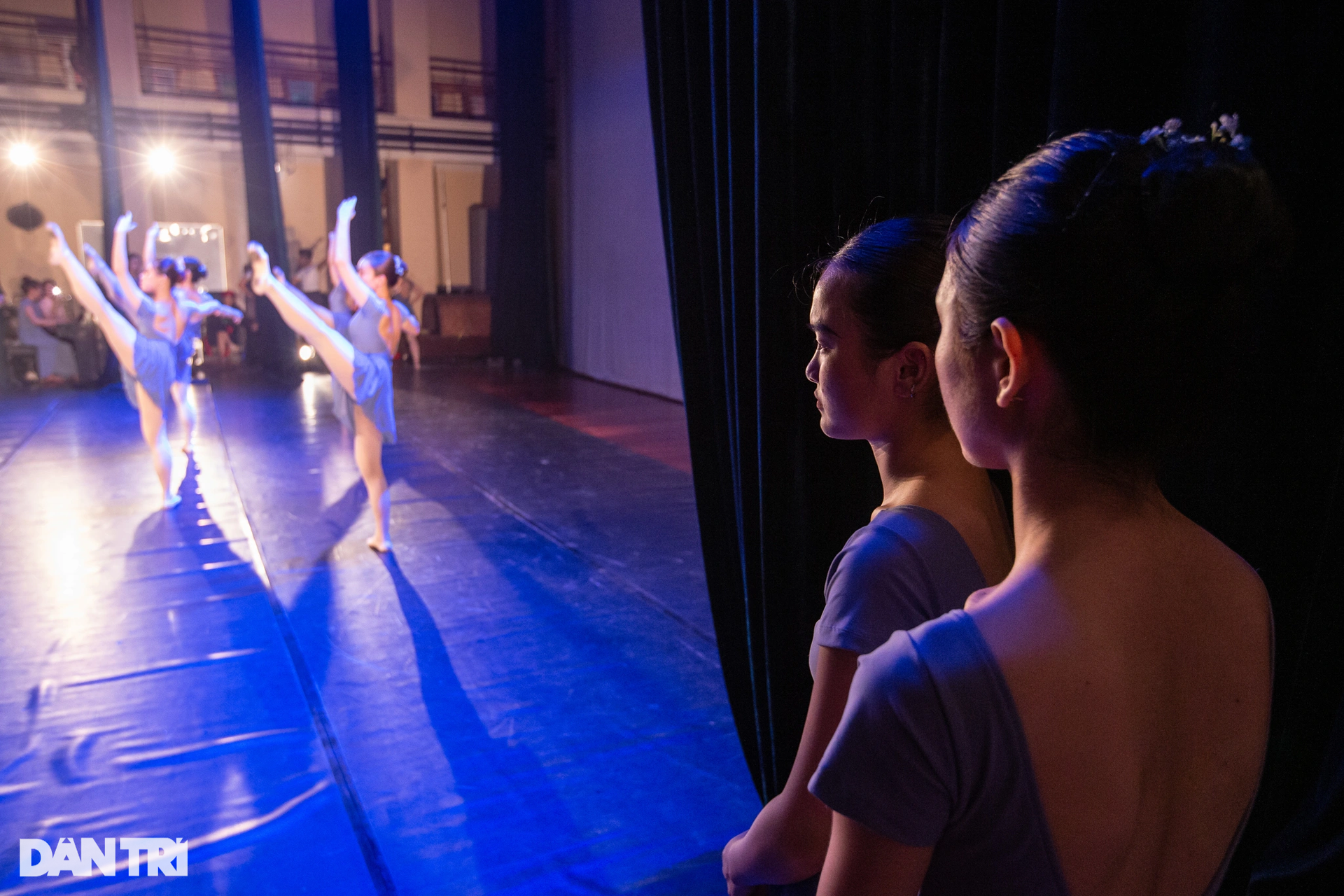 Ngắm nữ sinh trường Múa biểu diễn ballet trong kỳ thi tốt nghiệp - 13 Ngắm nữ sinh trường Múa biểu diễn ballet trong kỳ thi tốt nghiệp - 13