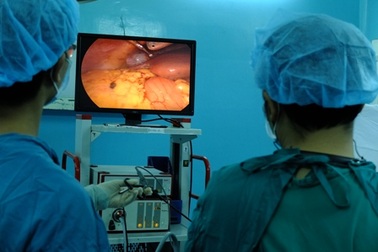 Vỡ bàng quang sau cuộc nhậu, “bia” tràn vào ổ bụng