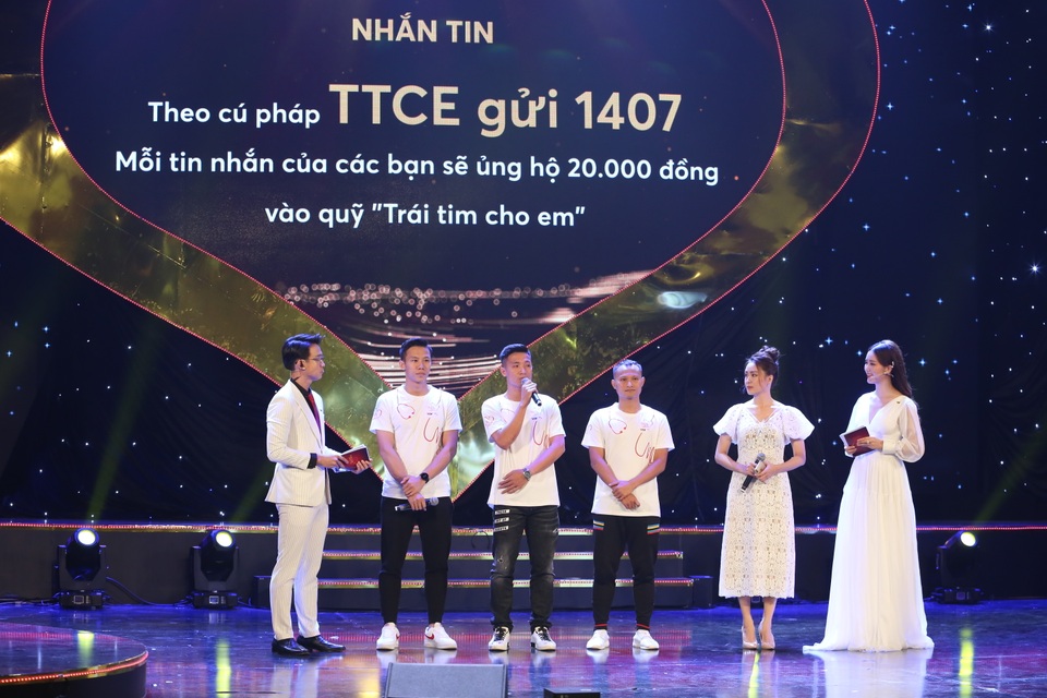 Bộ ba tuyển thủ quốc gia của Viettel trở thành đại sứ Trái tim cho em - 4 Bộ ba tuyển thủ quốc gia của Viettel trở thành đại sứ Trái tim cho em - 4