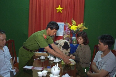 Hai người dân tìm trả lại 120 triệu nhặt được trong đêm mùng một Tết