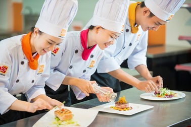 Nghề bếp - Cơ hội mới cho bạn trẻ ở tỉnh