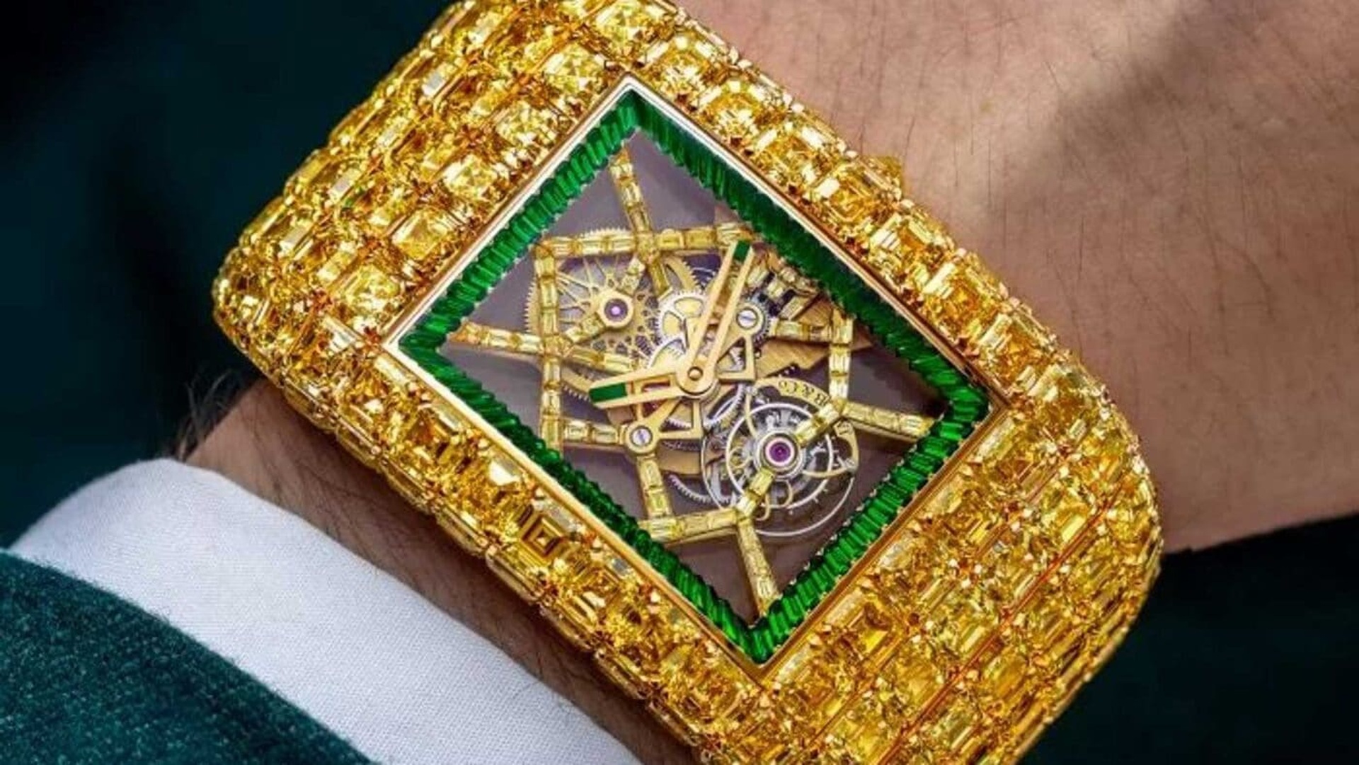 Biến đồng hồ nạm kim cương, giá hơn căn biệt thự thành trang sức - 8 Biến đồng hồ nạm kim cương, giá hơn căn biệt thự thành trang sức - 8