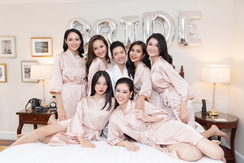Hoa hậu Khánh Vân và dàn sao làm phù dâu trong đám cưới Á hậu Thuý Vân - 1 Hoa hậu Khánh Vân và dàn sao làm phù dâu trong đám cưới Á hậu Thuý Vân - 1