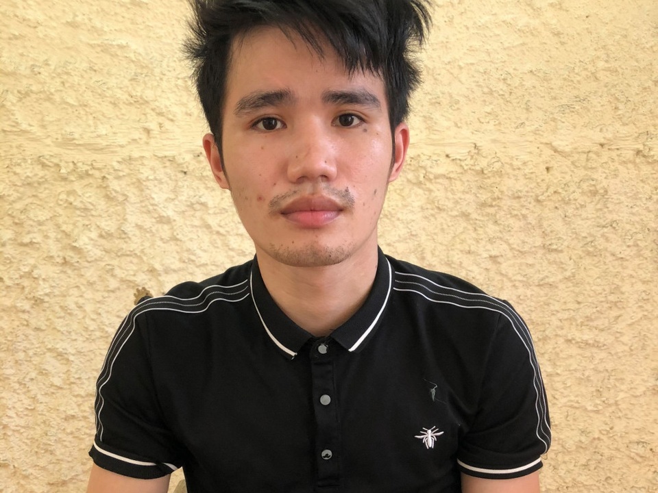 Đâm người trong khu cách ly, lĩnh 33 tháng tù - 1 Đâm người trong khu cách ly, lĩnh 33 tháng tù - 1