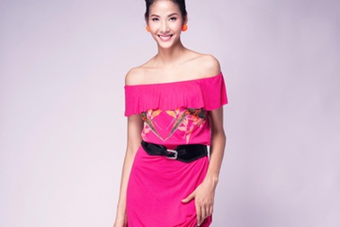 Hoàng Thùy tái ngộ Canifa