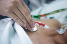 Mắc hội chứng "trái tim tan vỡ", người phụ nữ 2 lần ngừng tim