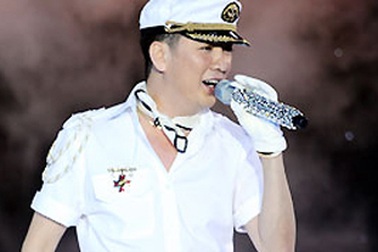 Ðàm Vĩnh Hưng bức xúc vì chương trình Táo quân