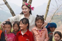 Đưa con chữ tới học sinh vùng cao - Hành trình của gắn kết và gần gũi