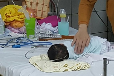 Thời tiết thất thường, bệnh hô hấp “chiếm” khoa Nhi