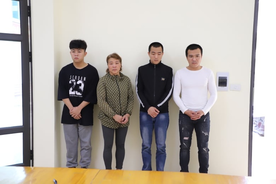 4 người trong một gia đình đánh công an để bảo vệ đối tượng truy nã - 1 4 người trong một gia đình đánh công an để bảo vệ đối tượng truy nã - 1