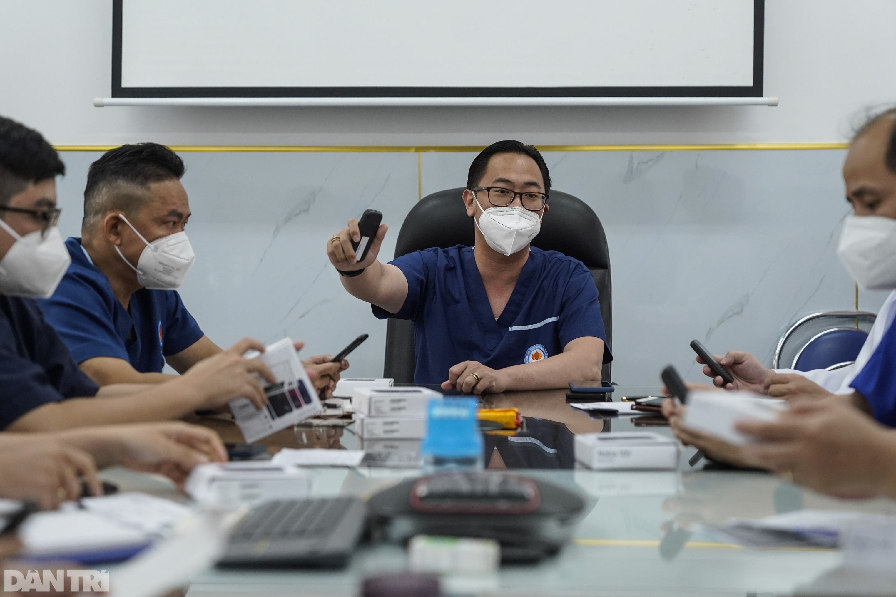F0, Chúng tôi bên bạn - Đường dây nóng cứu nhiều bệnh nhân vượt cửa tử - 2 F0, Chúng tôi bên bạn - Đường dây nóng cứu nhiều bệnh nhân vượt cửa tử - 2