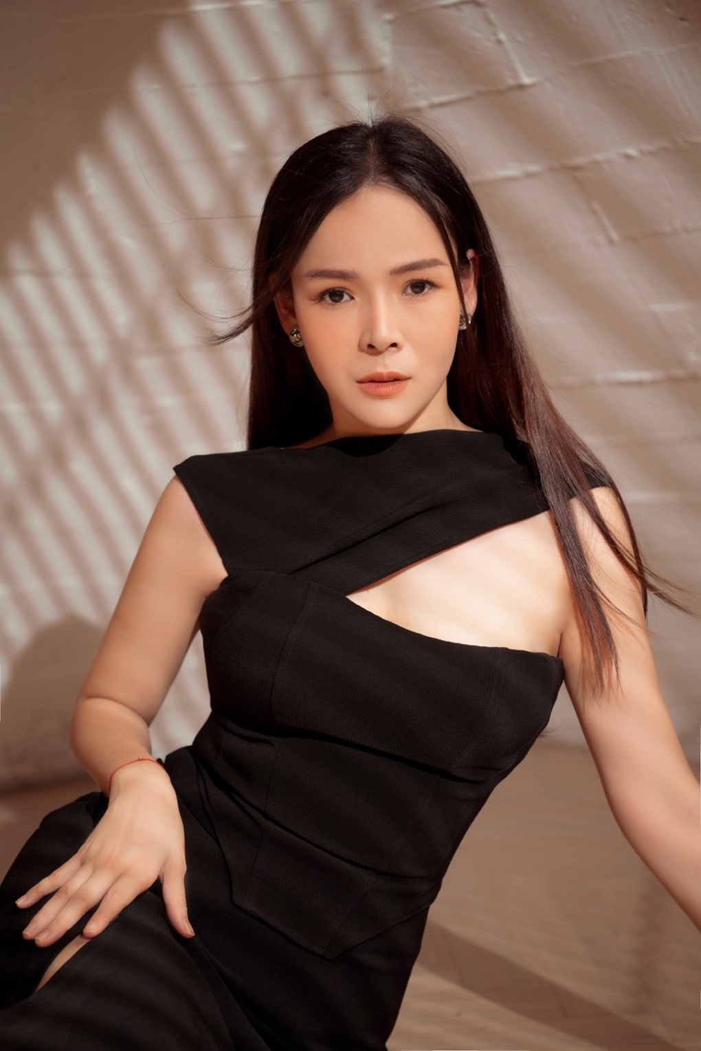 Hôn nhân hạnh phúc của tiểu tam màn ảnh và chồng hơn 9 tuổi - 3 Hôn nhân hạnh phúc của tiểu tam màn ảnh và chồng hơn 9 tuổi - 3