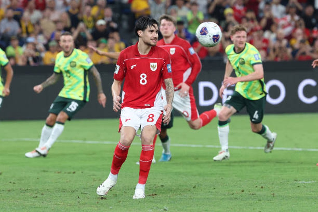 Báo Trung Quốc chê bai thậm tệ HLV Kluivert và cầu thủ nhập tịch Indonesia - 1 Báo Trung Quốc chê bai thậm tệ HLV Kluivert và cầu thủ nhập tịch Indonesia - 1