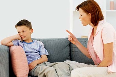 Làm gì khi cha mẹ bất đồng trong việc nuôi dạy con?