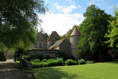 Dạo quanh những ngôi làng đẹp như tranh vẽ ở Pháp