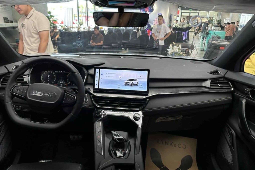 Lynk Co 06 thêm phiên bản rẻ hơn trước 50 triệu, tăng cạnh tranh Xforce - 3 Lynk Co 06 thêm phiên bản rẻ hơn trước 50 triệu, tăng cạnh tranh Xforce - 3