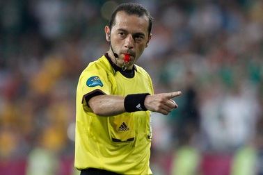 Lộ danh tính trọng tài cầm còi trận chung kết Champions League 