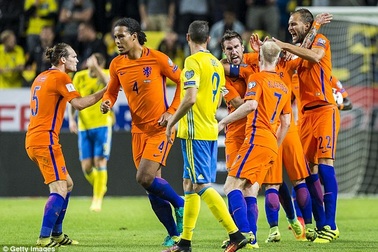 Hà Lan chia điểm trên sân của Thụy Điển